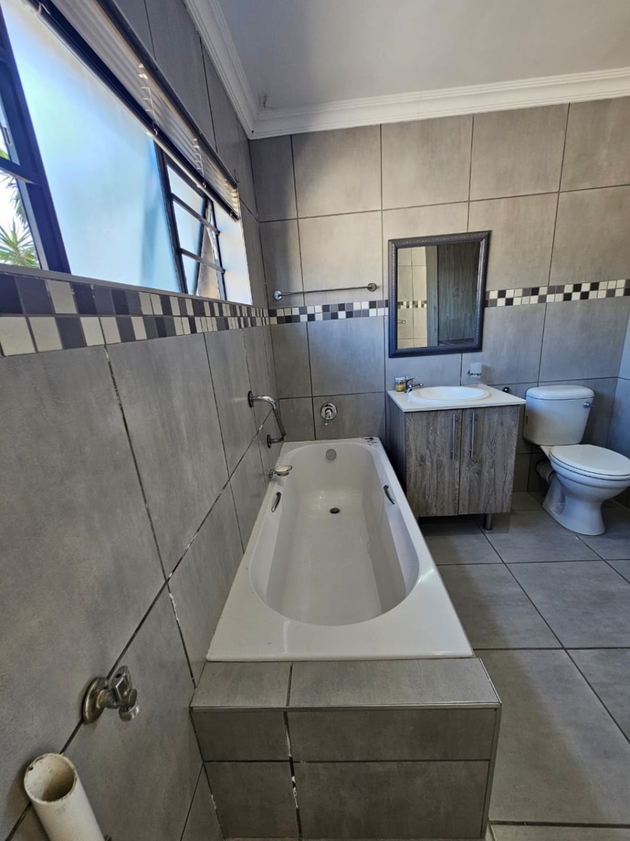 To Let 1 Bedroom Property for Rent in Greenshields Park Eastern Cape
